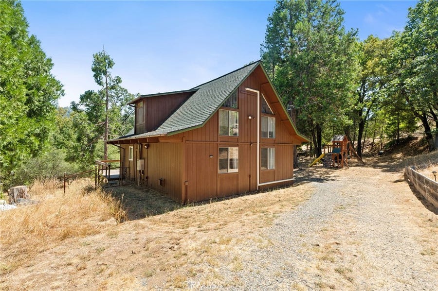 Property photo for 5570 Grayling, Mariposa, CA
