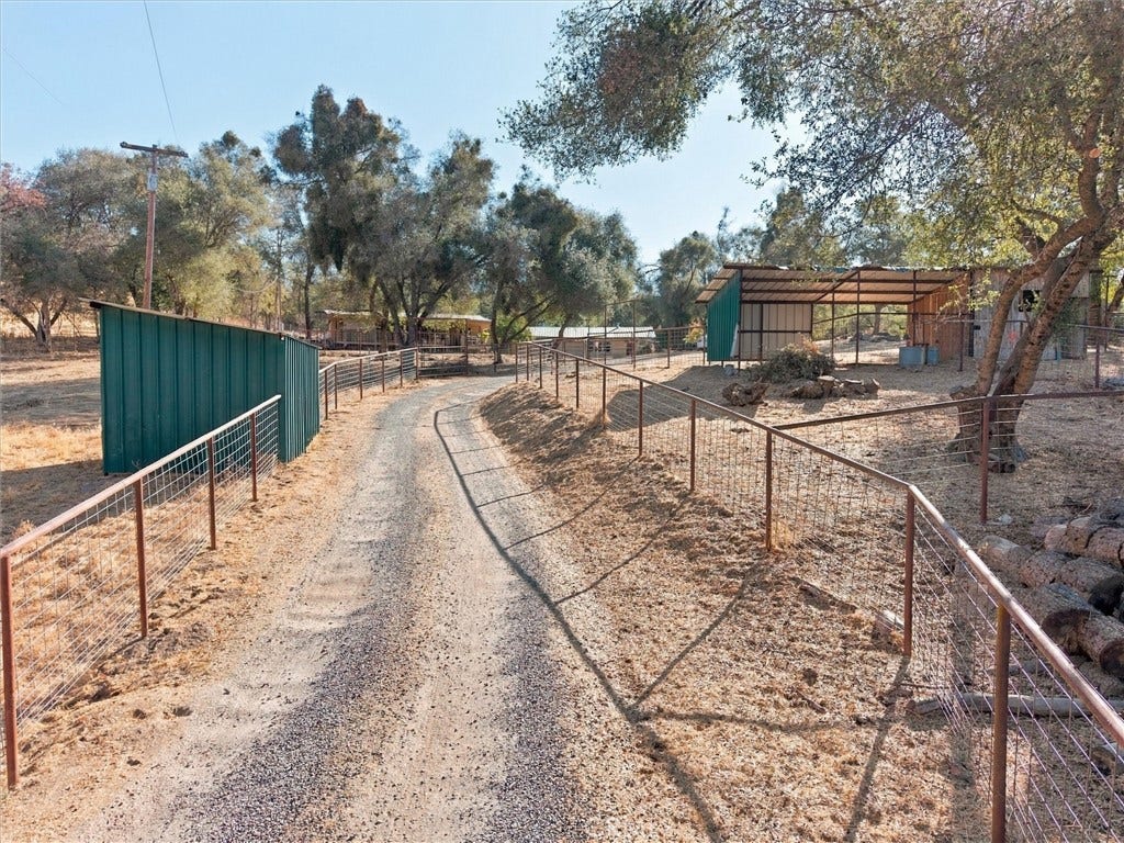4460 Usona, Mariposa, CA 95338 4460 Usona, Mariposa, CA 95338