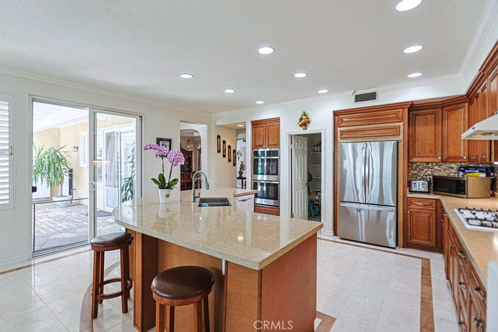 23005 Stoneridge, Mission Viejo, CA 92692 Kitchen