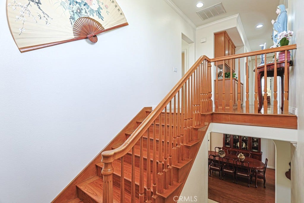 23005 Stoneridge, Mission Viejo, CA 92692 Stairs to second level
