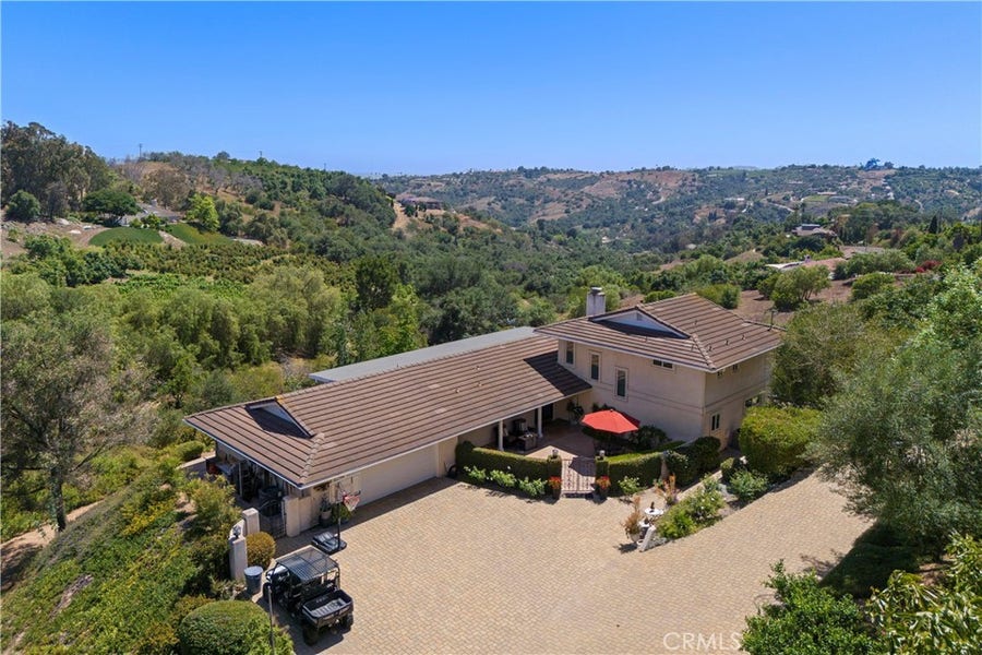 Property photo for 3237 Canonita Drive, Fallbrook, CA
