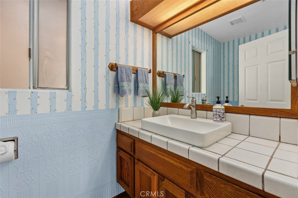 1619 Ranchwood Lane, Fallbrook, CA 92028 1619 Ranchwood Lane, Fallbrook, CA 92028