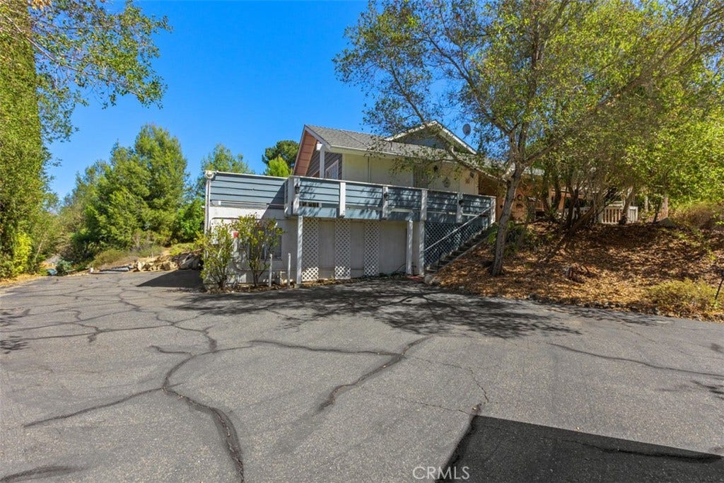1619 Ranchwood Lane, Fallbrook, CA 92028 1619 Ranchwood Lane, Fallbrook, CA 92028