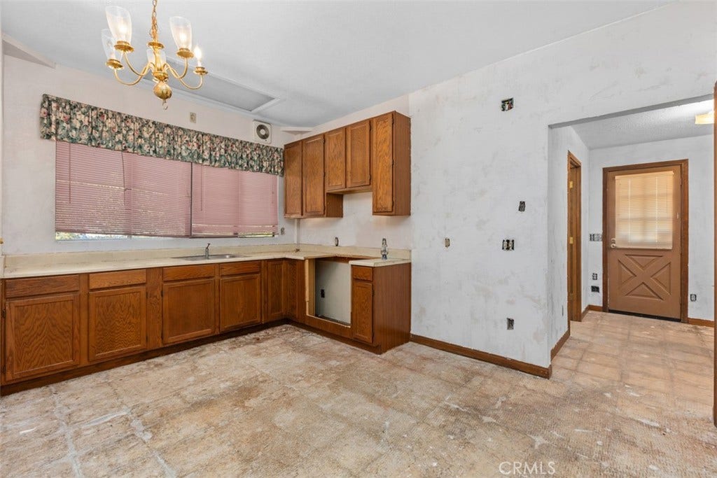 1619 Ranchwood Lane, Fallbrook, CA 92028 1619 Ranchwood Lane, Fallbrook, CA 92028
