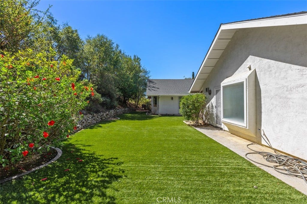 1619 Ranchwood Lane, Fallbrook, CA 92028 1619 Ranchwood Lane, Fallbrook, CA 92028