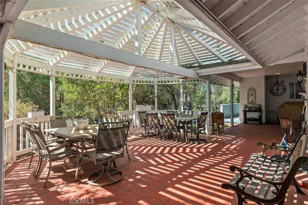 1619 Ranchwood Lane, Fallbrook, CA 92028 1619 Ranchwood Lane, Fallbrook, CA 92028