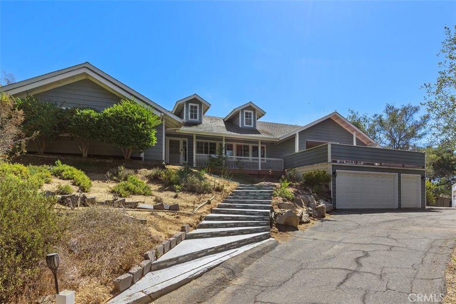 Property photo for 1619 Ranchwood Lane, Fallbrook, CA