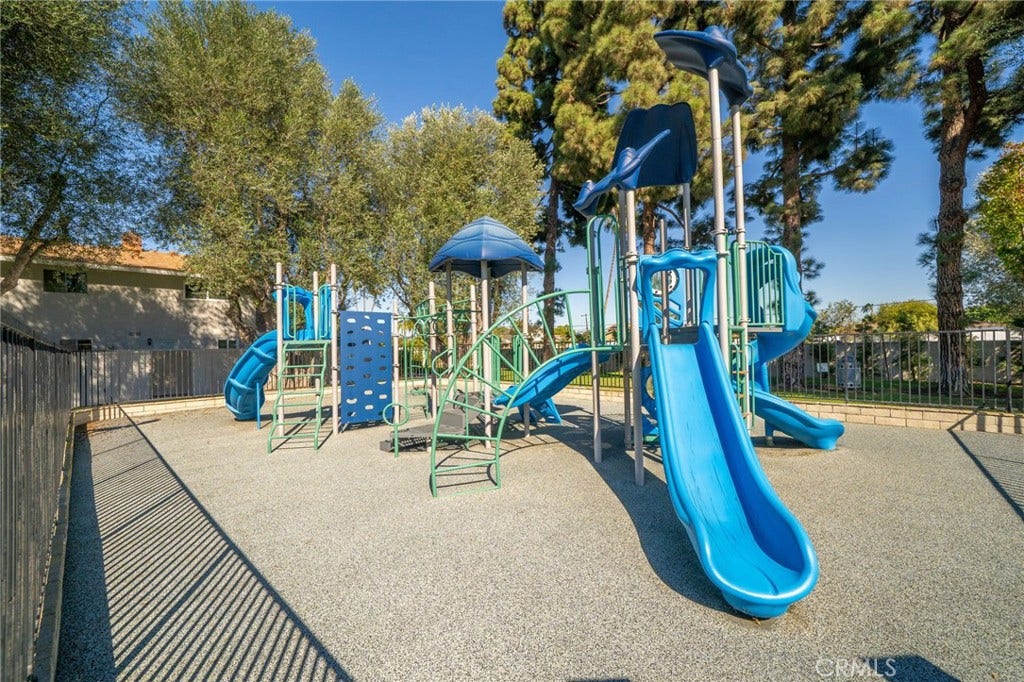 19875 Kingswood, Huntington Beach, CA 92646