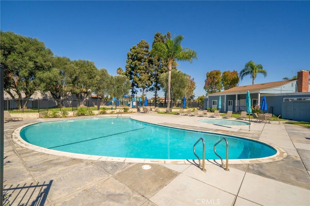 19875 Kingswood, Huntington Beach, CA 92646