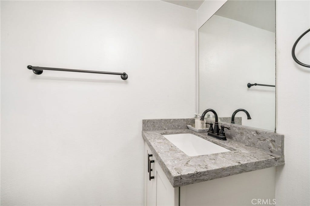 19875 Kingswood, Huntington Beach, CA 92646