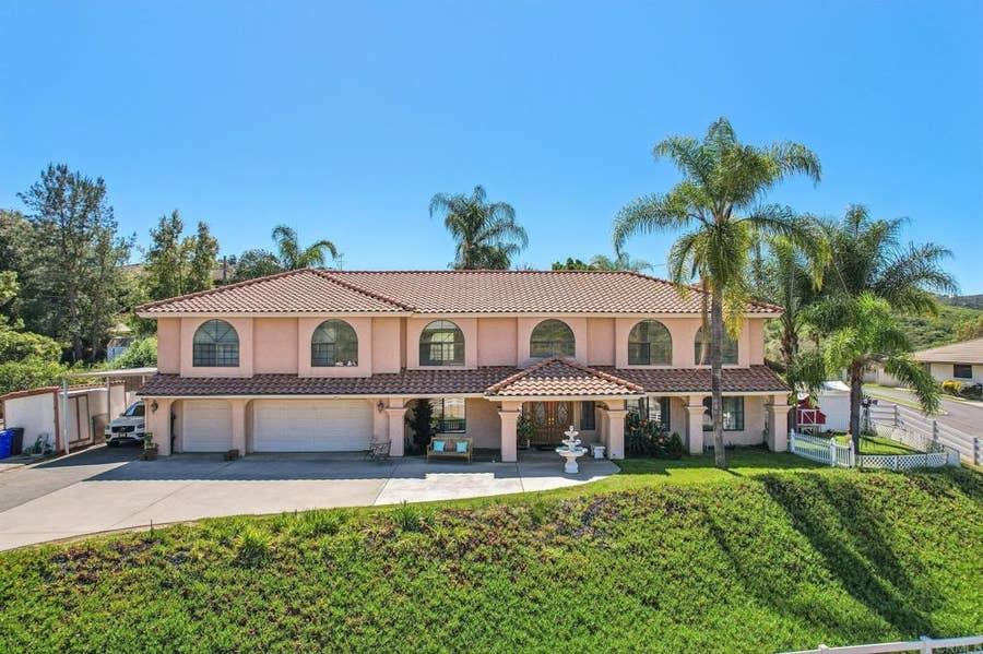 Property photo for 29950 Robbie Ln, Vista, CA