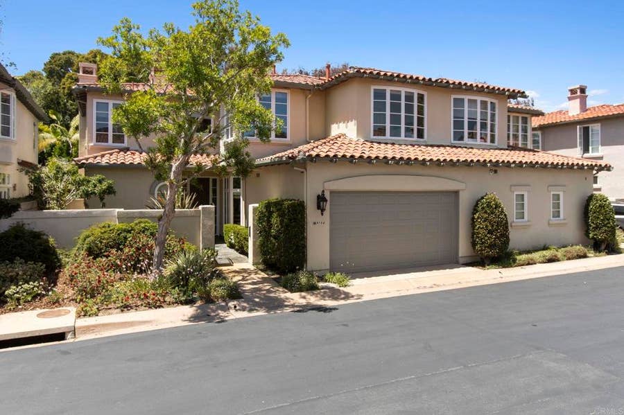 Property photo for 9784 Claiborne Square, La Jolla, CA