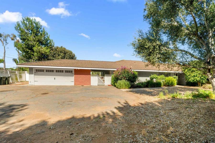 Property photo for 1060 Evergreen Lane, Vista, CA