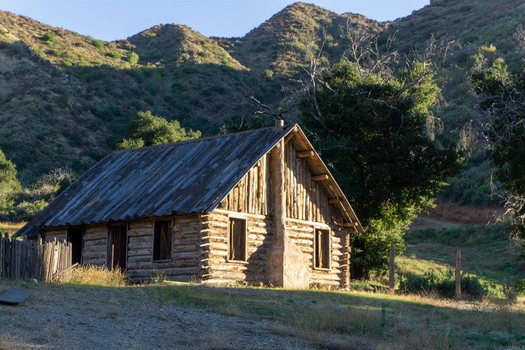 25933 Sand Canyon Road, Santa Clarita, CA 91387 Call of the Wild Log Cabin