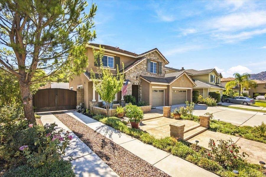 Property photo for 32293 Copper Crest Lane, Temecula, CA