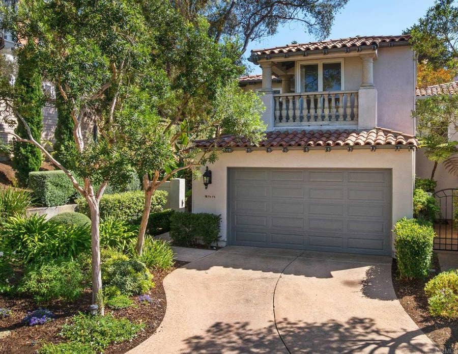 Property photo for 9606 Claiborne Square, La Jolla, CA