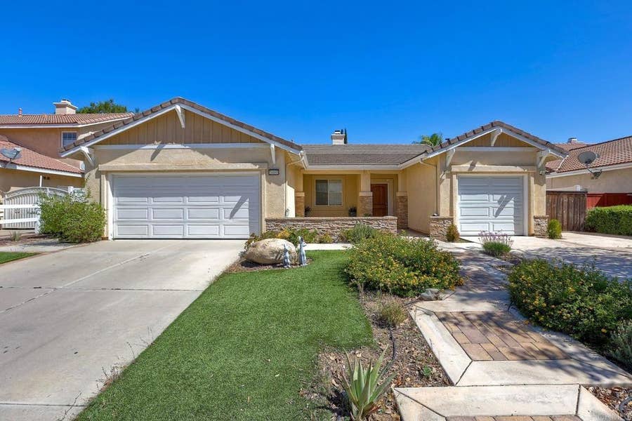 Property photo for 24493 Corte Rojelio, Murrieta, CA