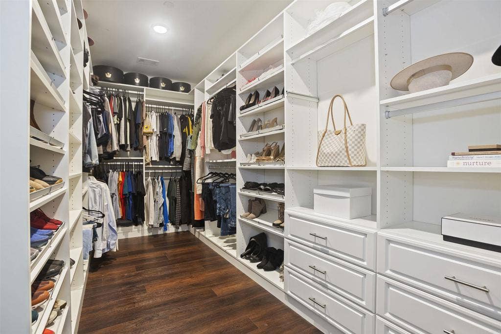 250 Treasure Drive, San Marcos, CA 92078 250 Treasure Drive, San Marcos, CA 92078