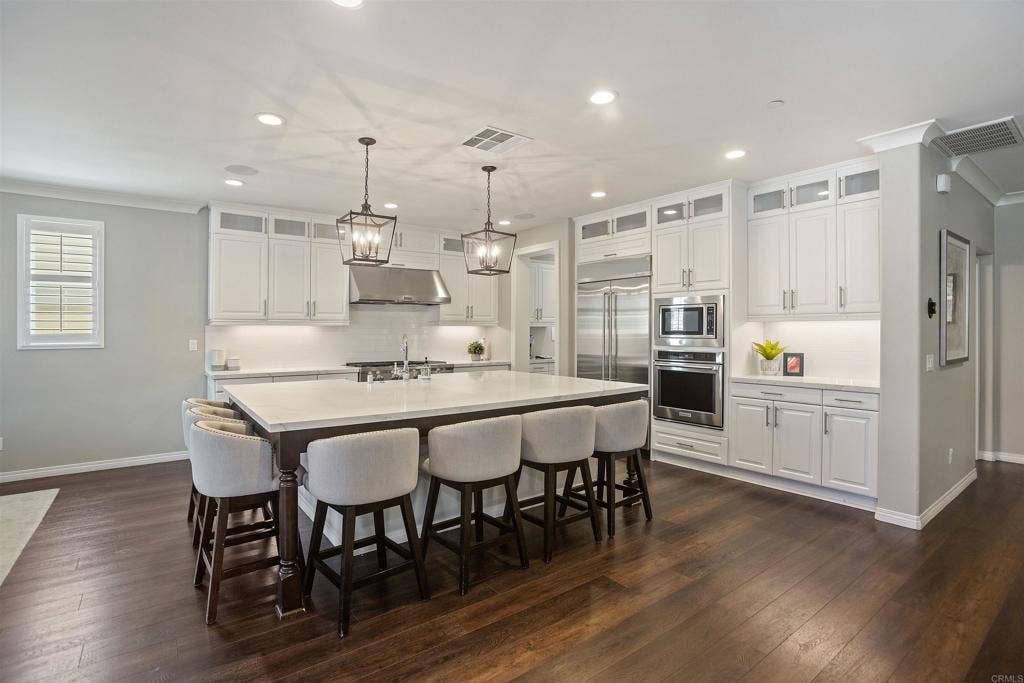 250 Treasure Drive, San Marcos, CA 92078 250 Treasure Drive, San Marcos, CA 92078