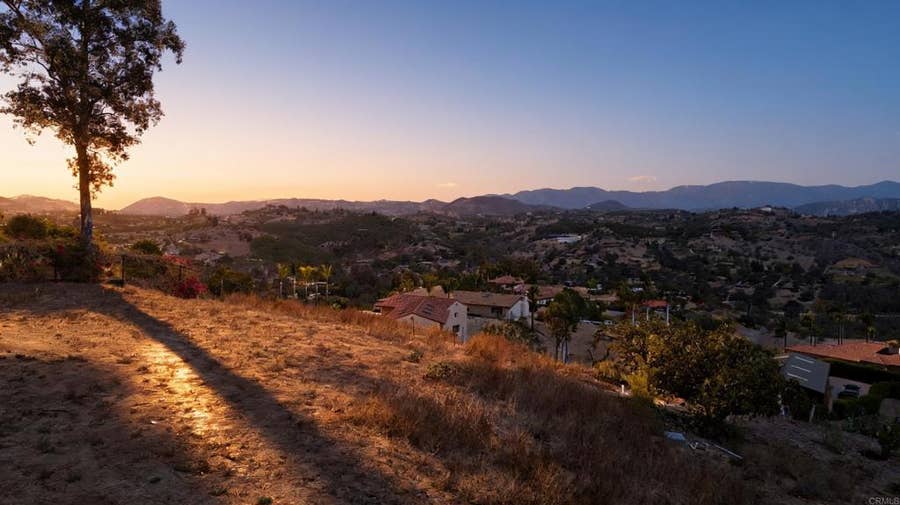 Property photo for 2437 Gracey Lane, Fallbrook, CA
