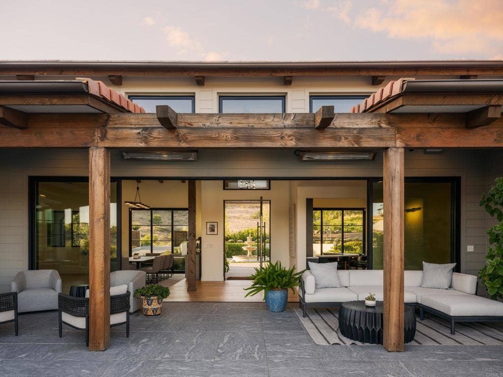 7555 Northern Lights, San Diego, CA 92127 7555 Northern Lights, San Diego, CA 92127
