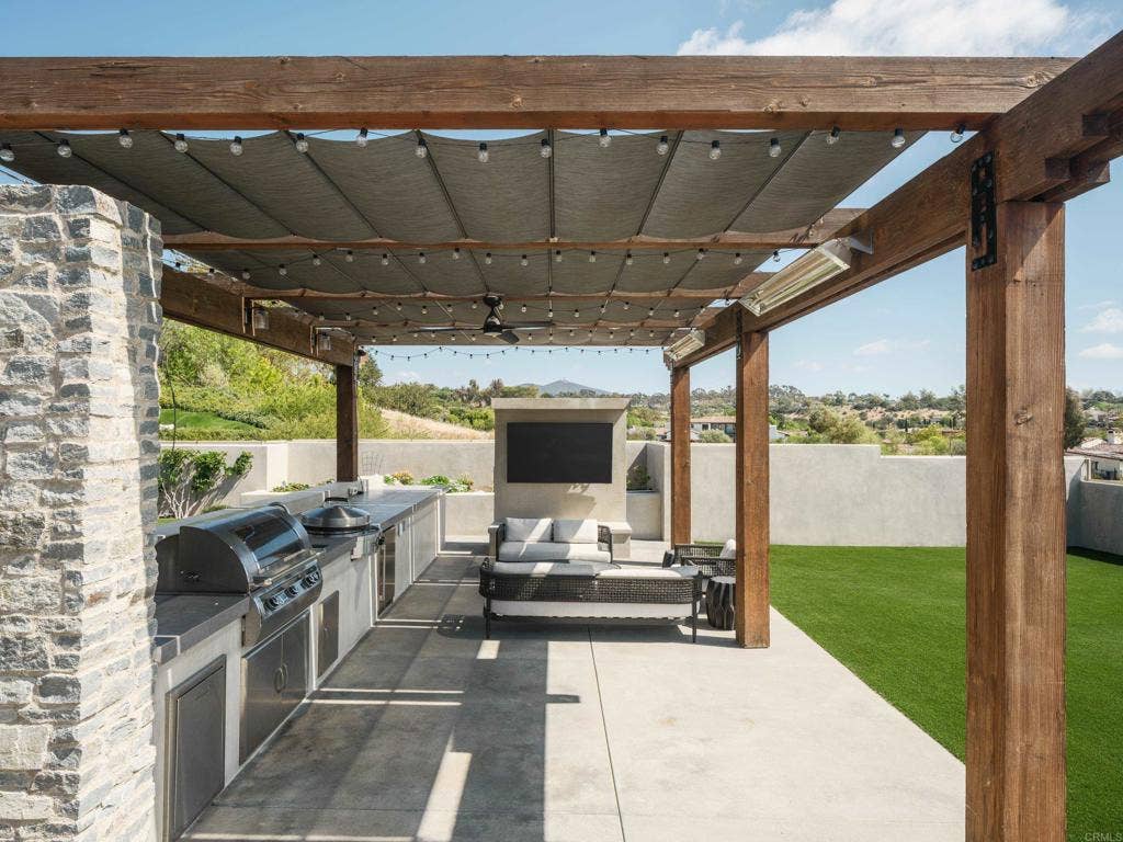 7555 Northern Lights, San Diego, CA 92127 7555 Northern Lights, San Diego, CA 92127