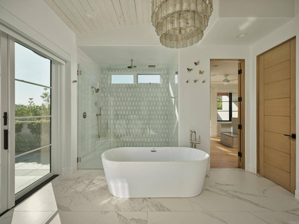 7555 Northern Lights, San Diego, CA 92127 Master Bath/Spa