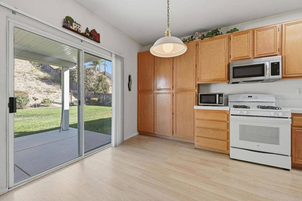 33012 Regina Drive, Temecula, CA 92592