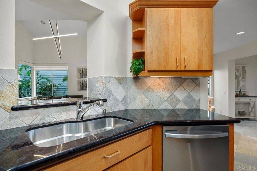 7020 Lantana, Carlsbad, CA 92011