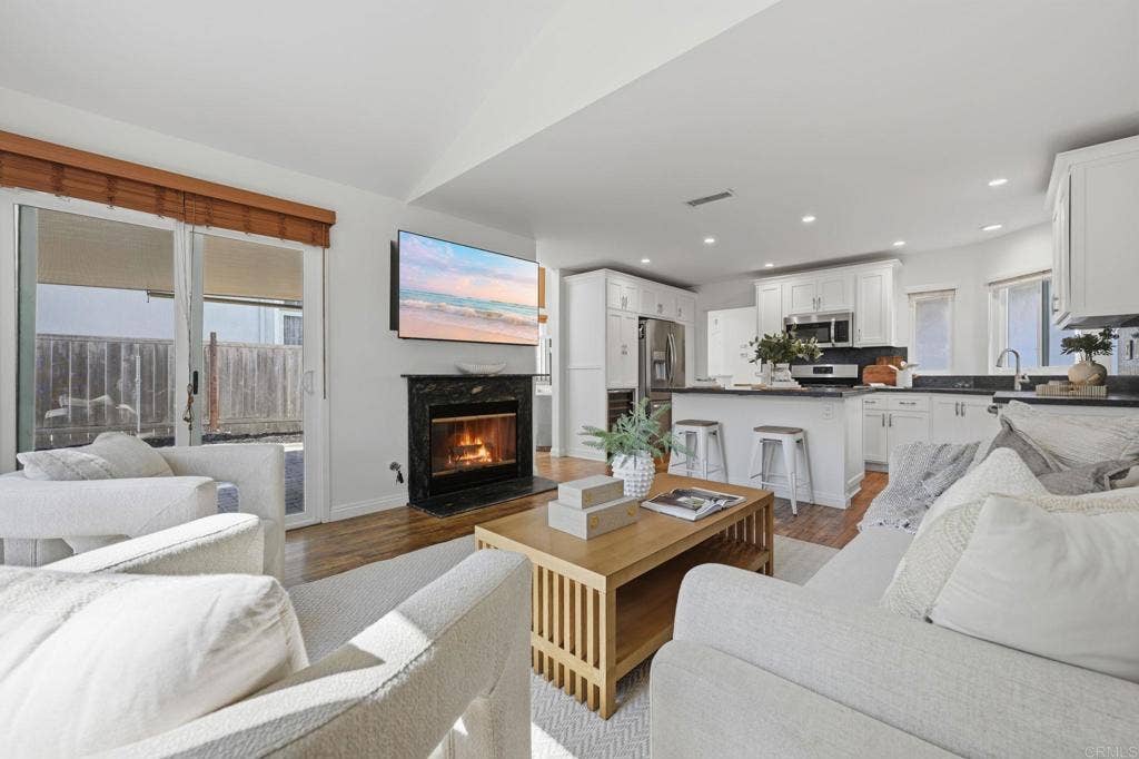 1866 Via Primero, Oceanside, CA 92056 1866 Via Primero, Oceanside, CA 92056