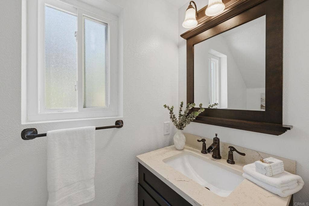 1866 Via Primero, Oceanside, CA 92056 1866 Via Primero, Oceanside, CA 92056