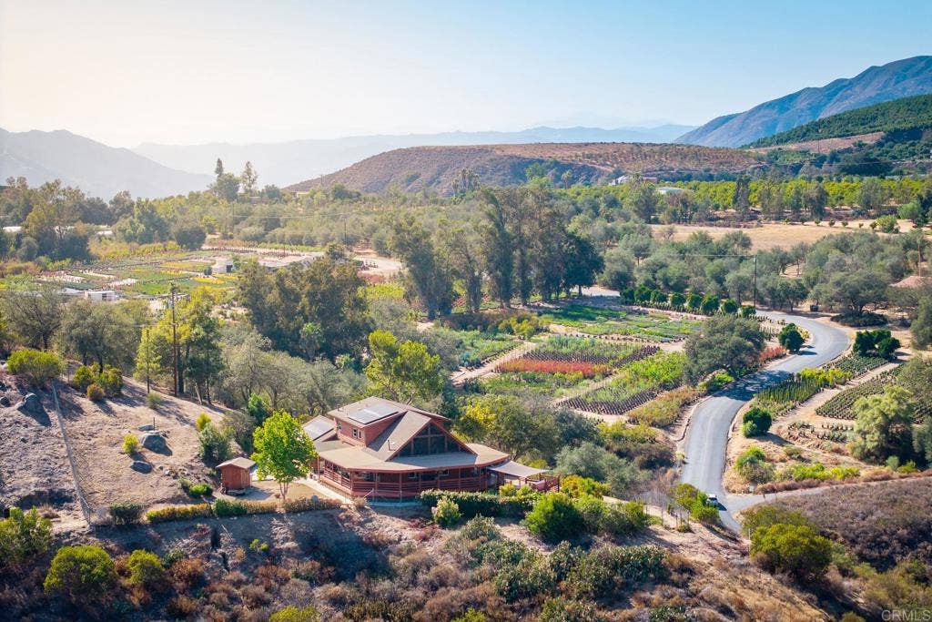 17552 S Mesa Drive, Pauma Valley, CA 92061 17552 S Mesa Drive, Pauma Valley, CA 92061