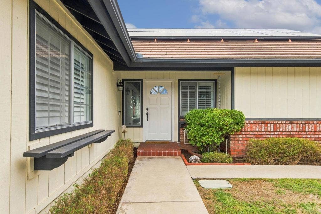 23474 Silver Strike Drive, Canyon Lake, CA 92587