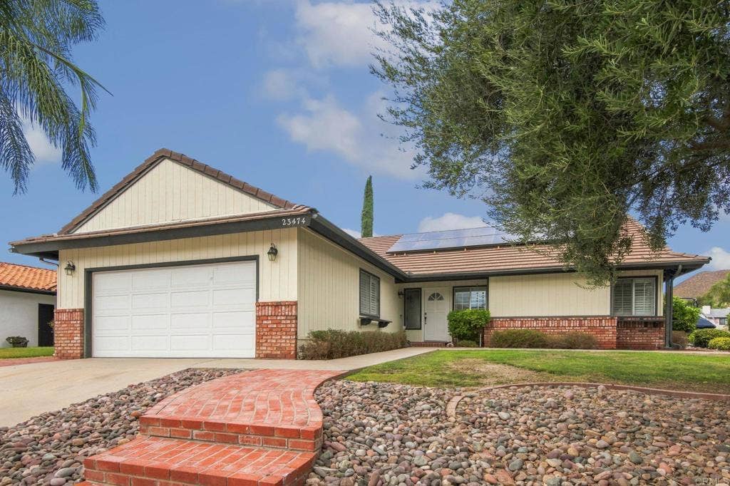 23474 Silver Strike Drive, Canyon Lake, CA 92587