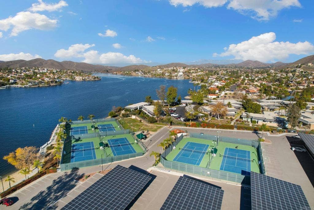 23474 Silver Strike Drive, Canyon Lake, CA 92587