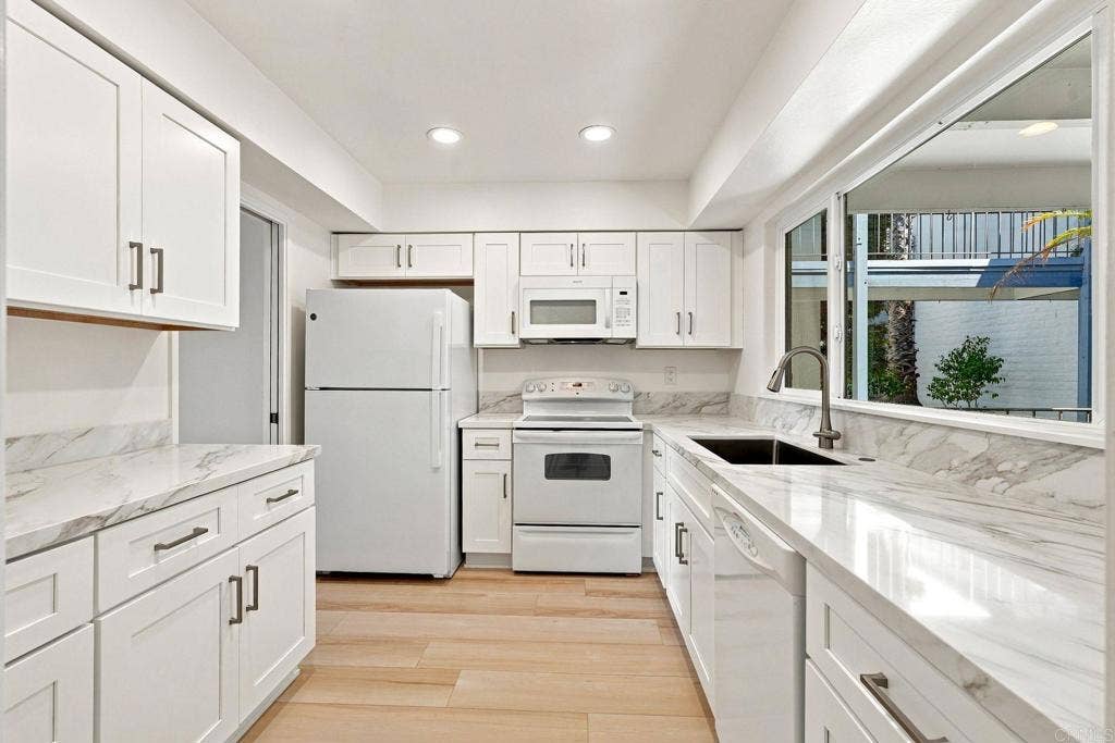 3612 Vista Bella, Oceanside, CA 92056 3612 Vista Bella, Oceanside, CA 92056