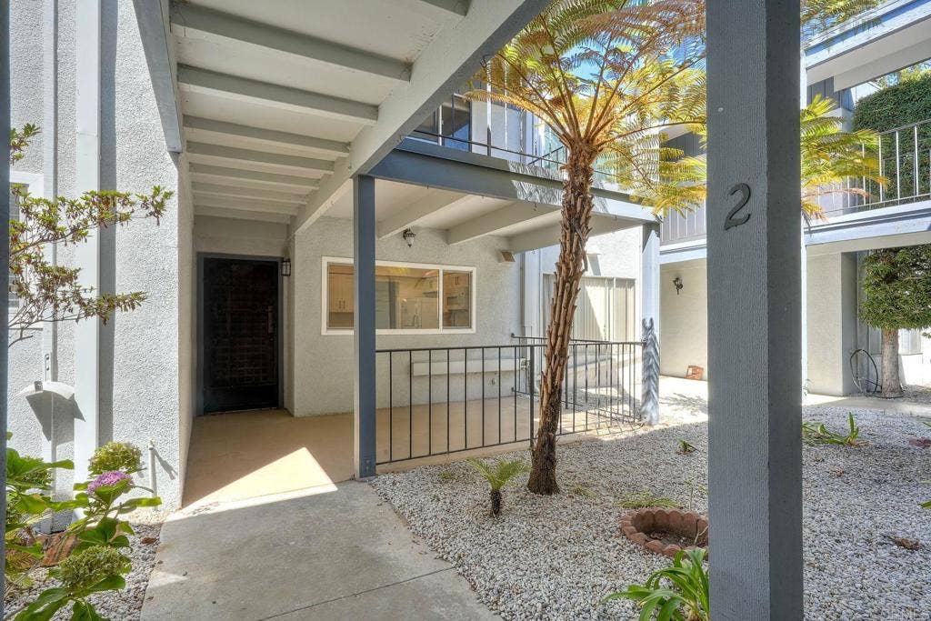 3612 Vista Bella, Oceanside, CA 92056 Front of unit