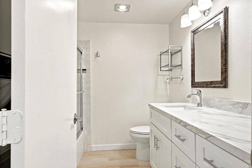 3612 Vista Bella, Oceanside, CA 92056 Second Bathroom