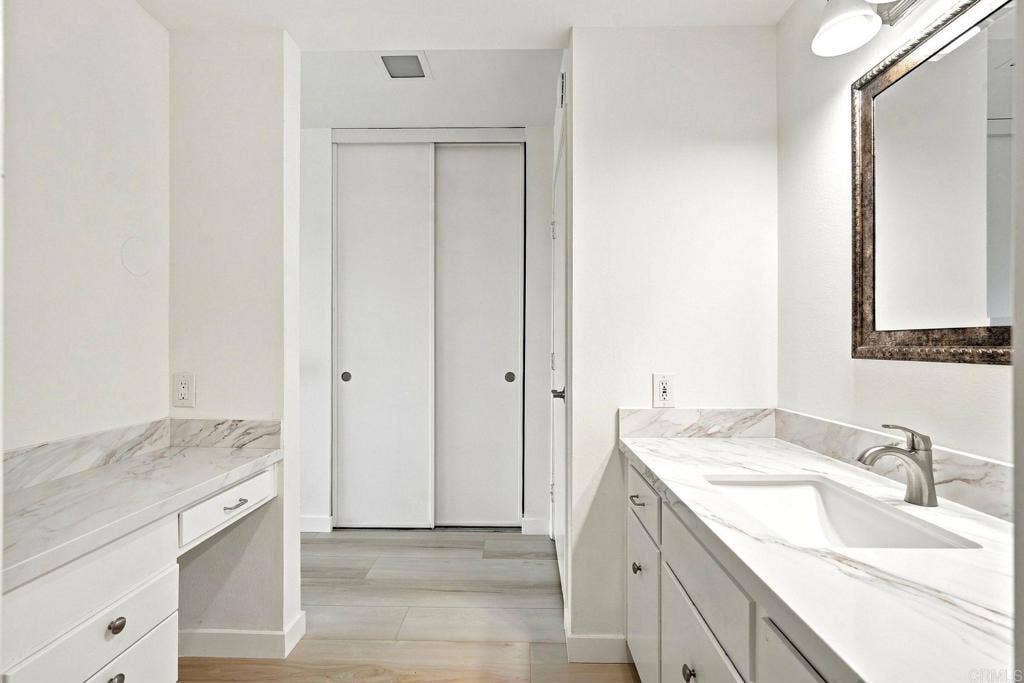 3612 Vista Bella, Oceanside, CA 92056 Owners Bathroom
