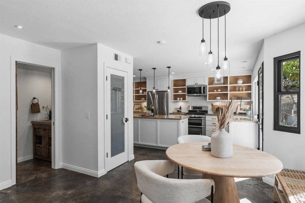 2687 Waterbury Way, Carlsbad, CA 92010 2687 Waterbury Way, Carlsbad, CA 92010