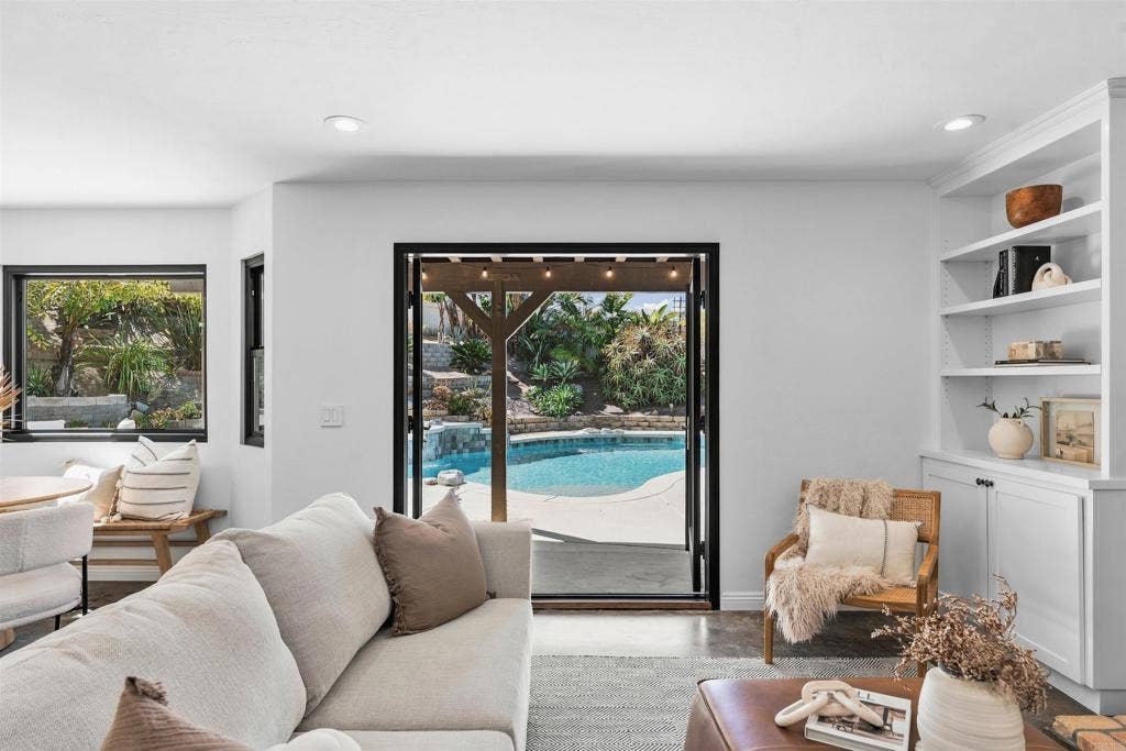 2687 Waterbury Way, Carlsbad, CA 92010 2687 Waterbury Way, Carlsbad, CA 92010