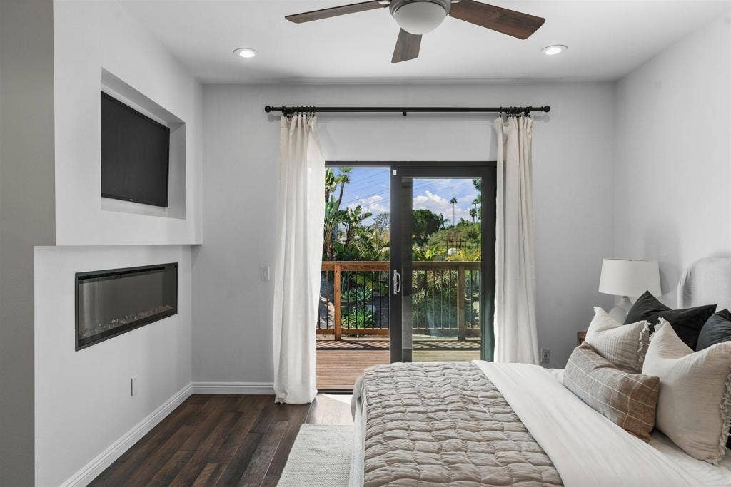 2687 Waterbury Way, Carlsbad, CA 92010 2687 Waterbury Way, Carlsbad, CA 92010