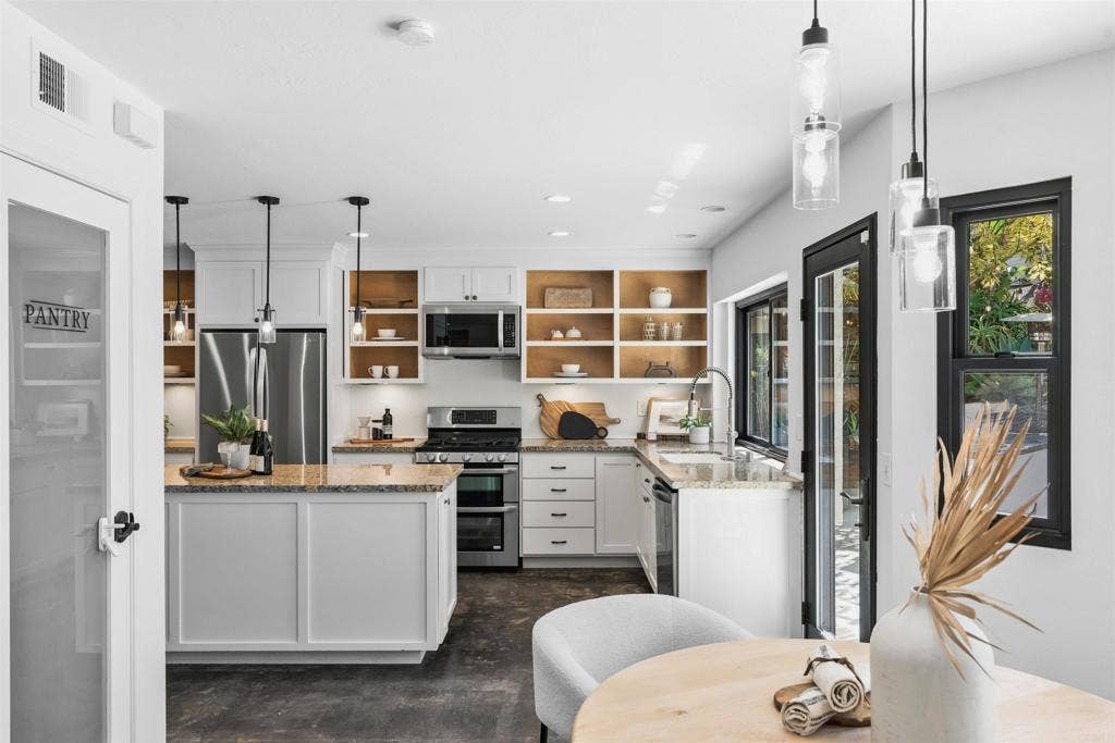 2687 Waterbury Way, Carlsbad, CA 92010 2687 Waterbury Way, Carlsbad, CA 92010