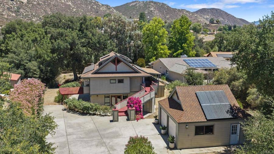 Property photo for 25552 Pappas Road, Ramona, CA