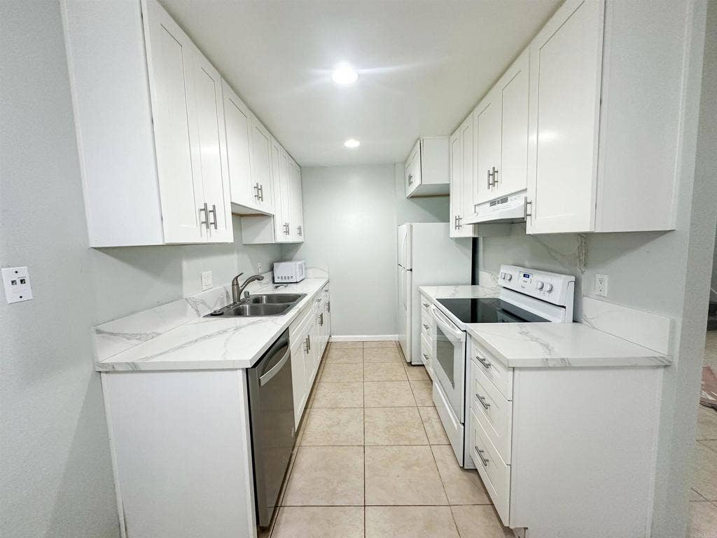 2121 E Grand Avenue, #H29, Escondido, CA 92027 2121 E Grand Avenue, #H29, Escondido, CA 92027
