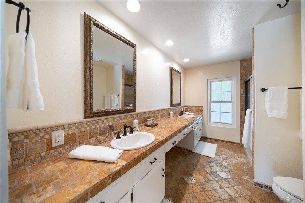 1841 Tecalote Drive, Fallbrook, CA 92028 1841 Tecalote Drive, Fallbrook, CA 92028