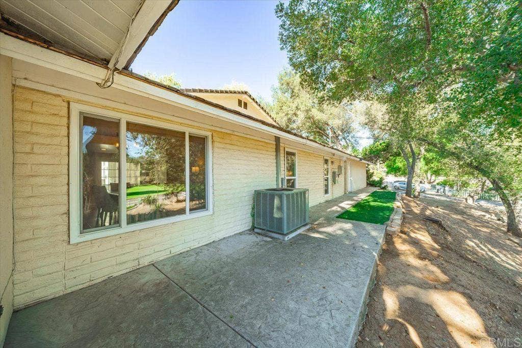 1841 Tecalote Drive, Fallbrook, CA 92028 1841 Tecalote Drive, Fallbrook, CA 92028