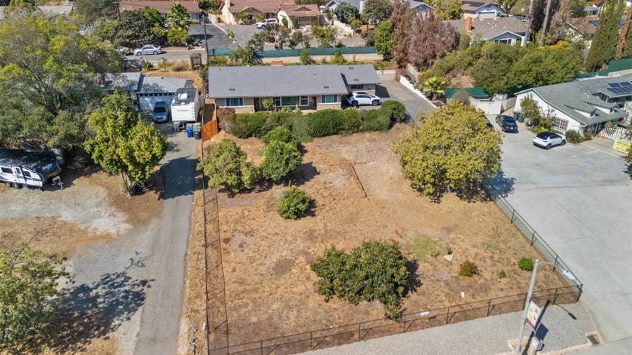 Property photo for 535 Civic Center Dr, Vista, CA