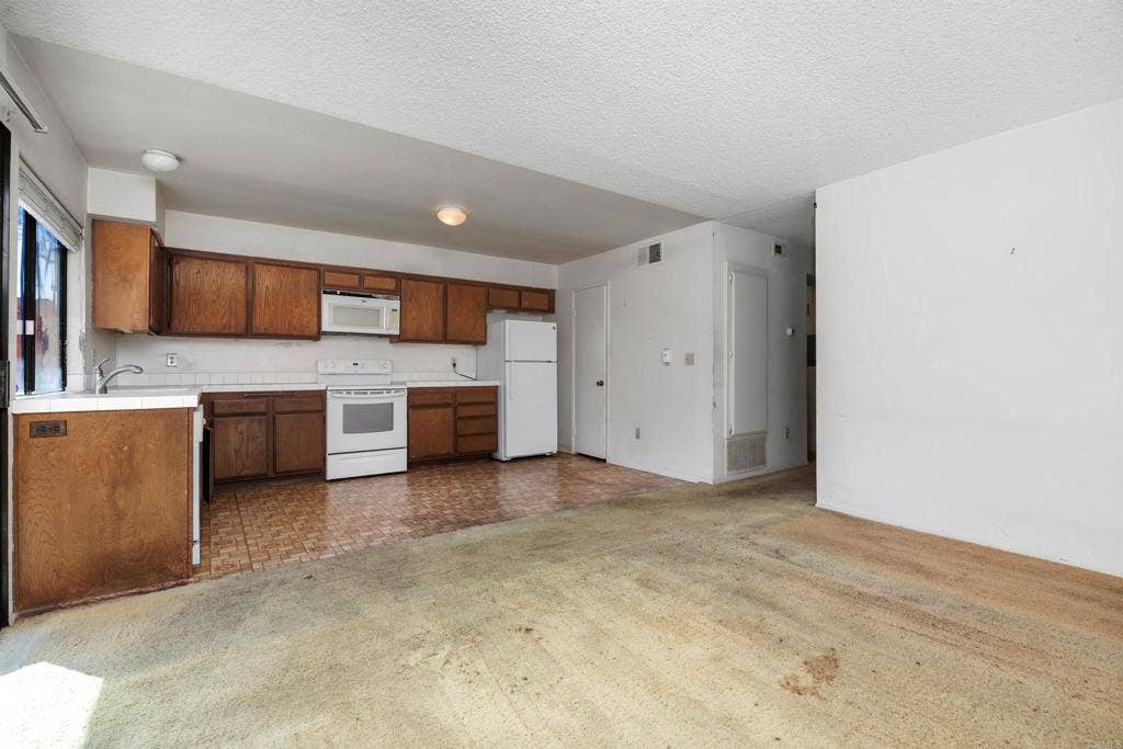 2714 Via Juanita, Carlsbad, CA 92010 2714 Via Juanita, Carlsbad, CA 92010