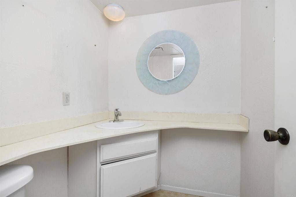 2714 Via Juanita, Carlsbad, CA 92010 2714 Via Juanita, Carlsbad, CA 92010